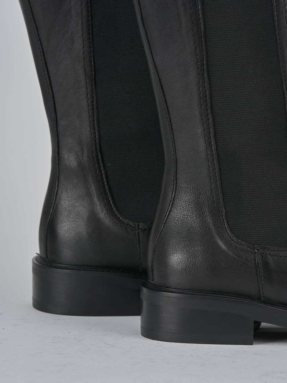 Stivali tacco 2cm pelle nero