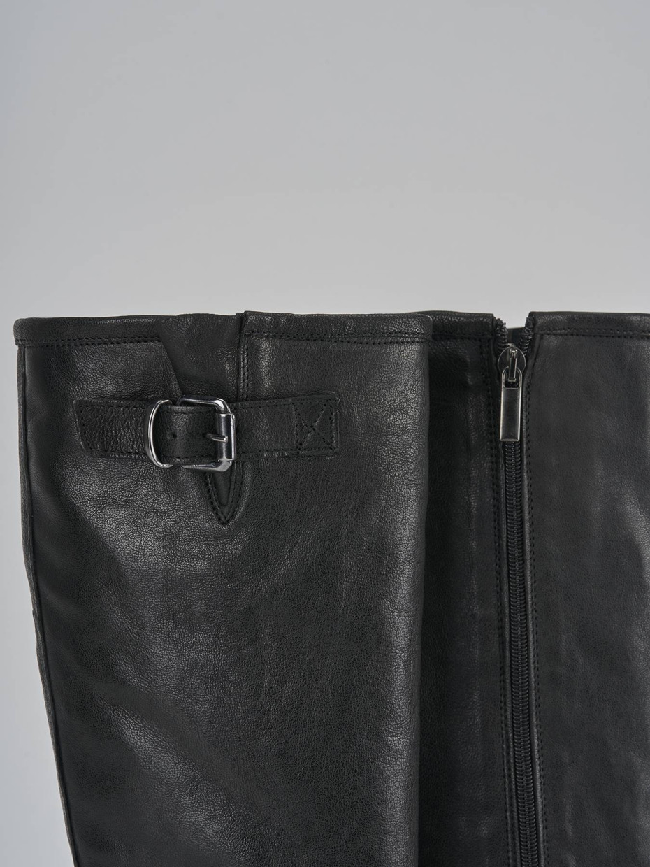 Stivali tacco 2cm pelle nero