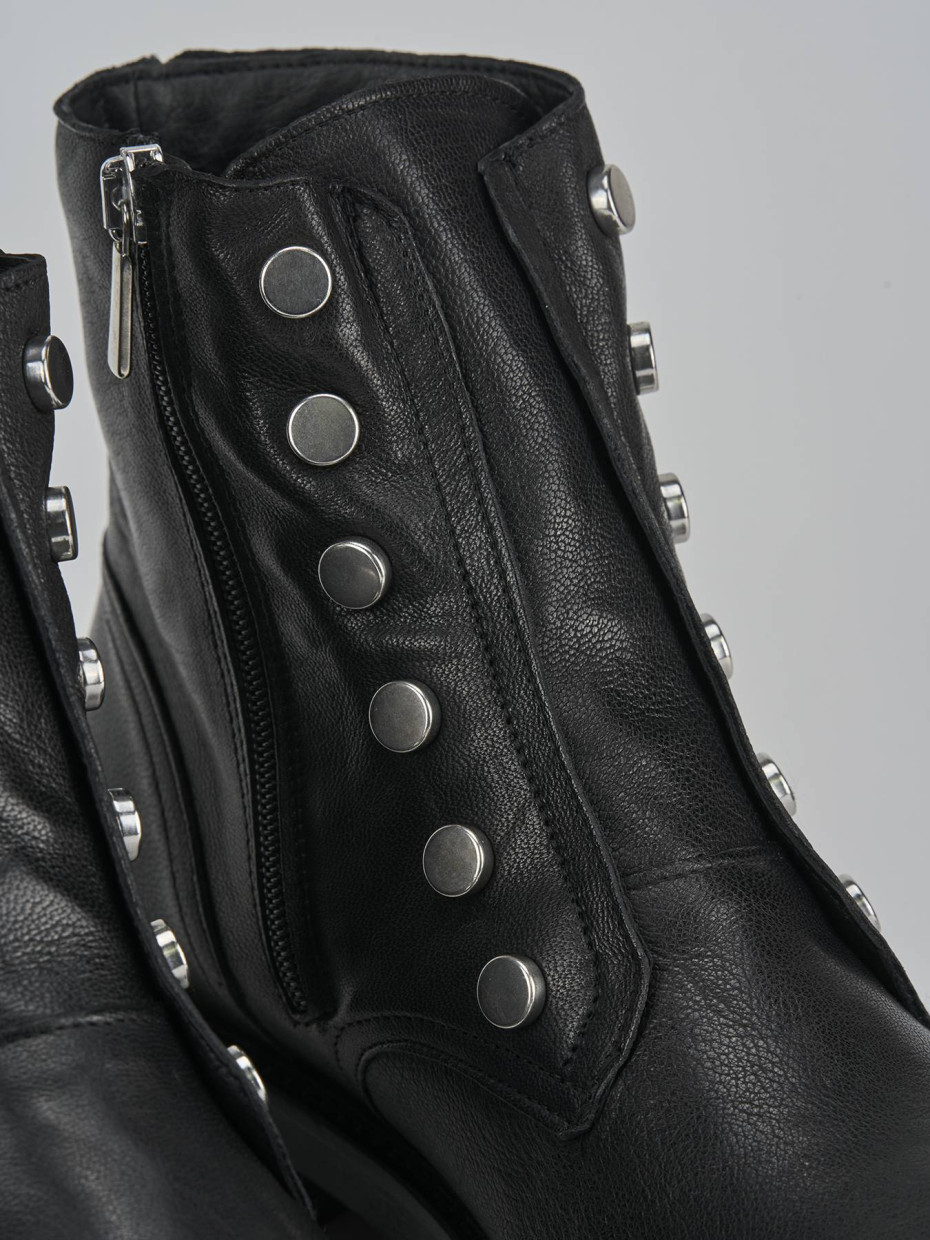 Anfibi tacco 2cm pelle nero