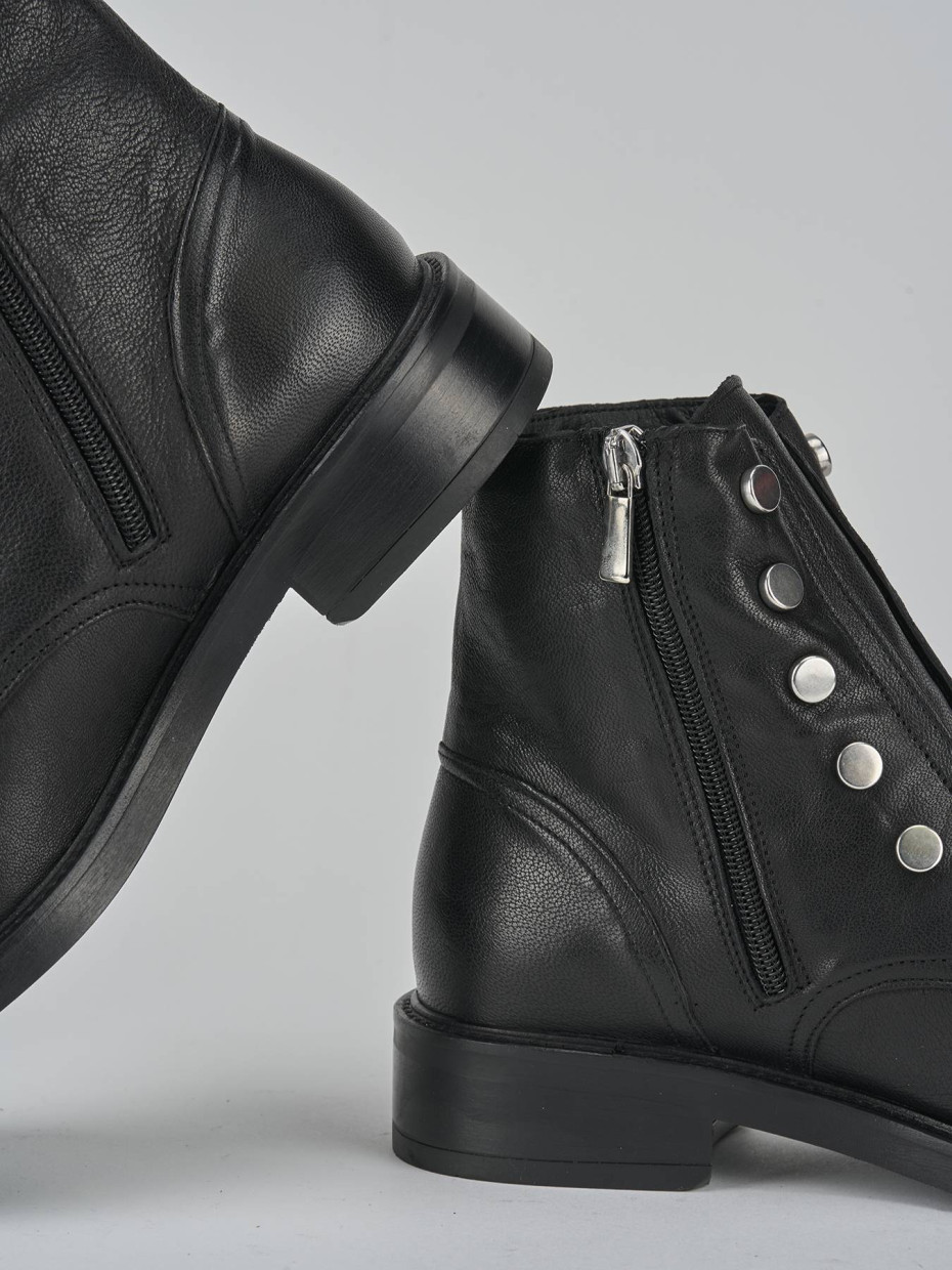 Anfibi tacco 2cm pelle nero