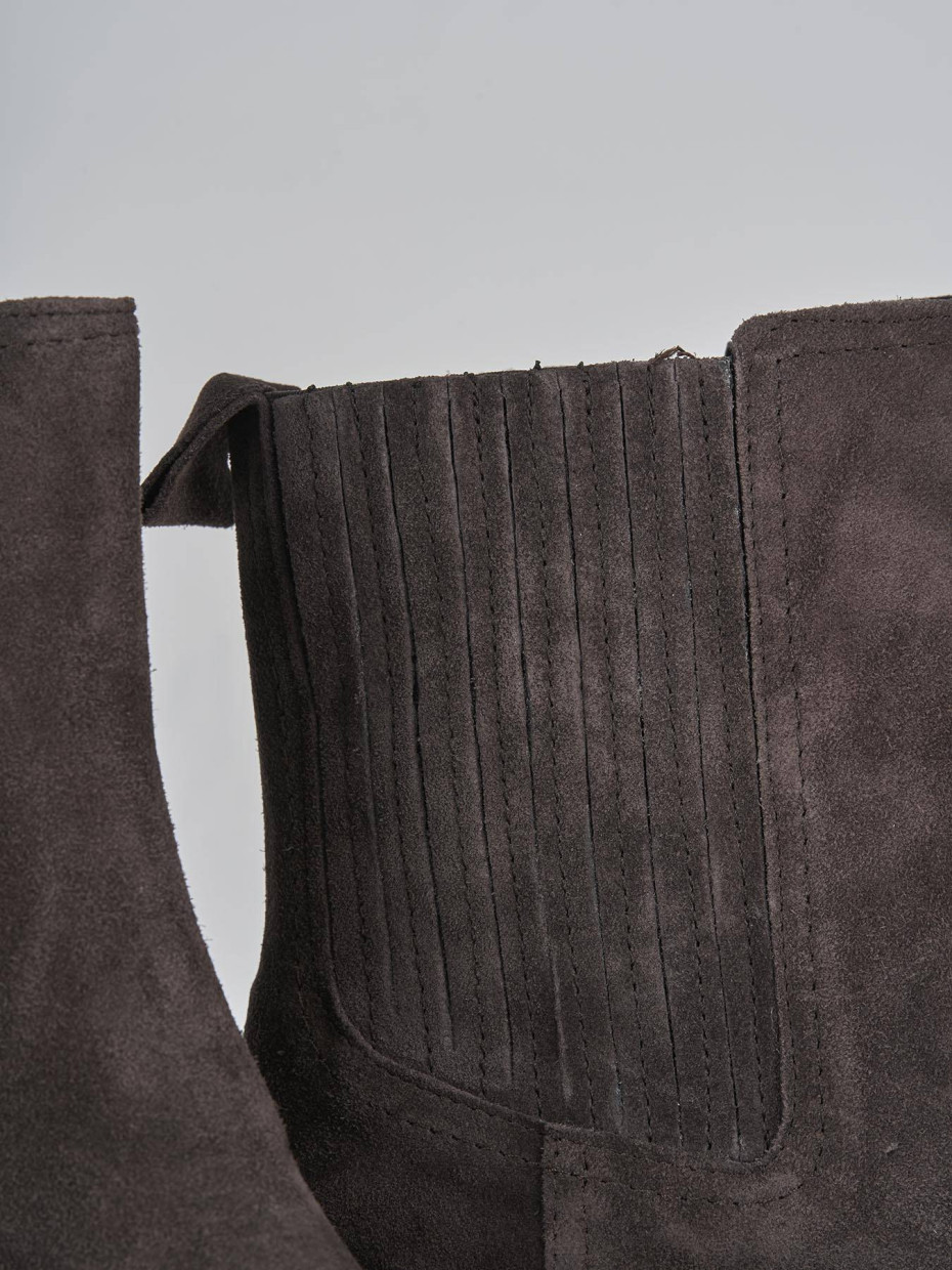 Stivaletti tacco 3cm camoscio testa