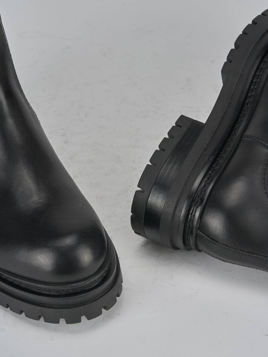 Stivaletti tacco 3cm pelle nero