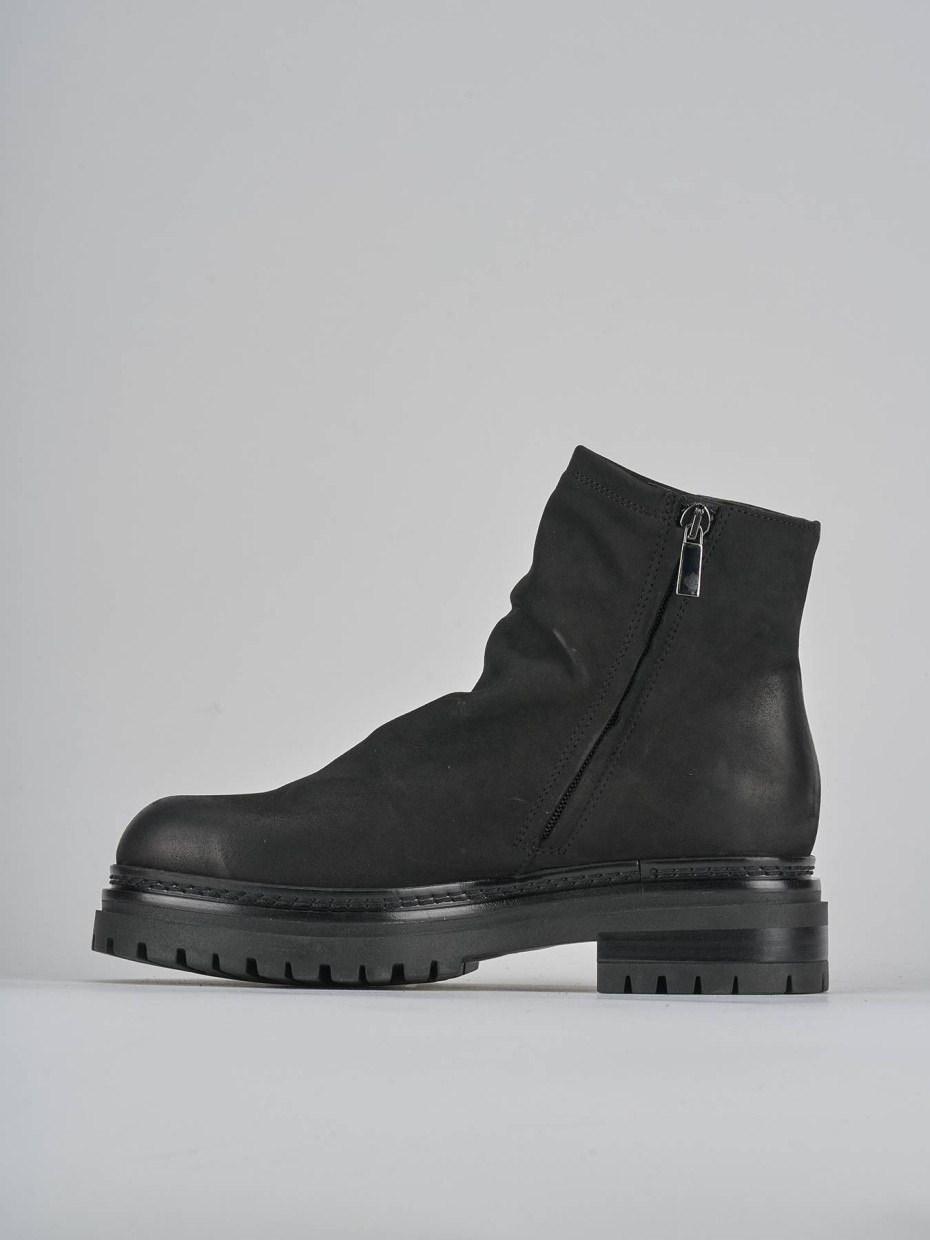Stivaletti tacco 3cm nabuk nero