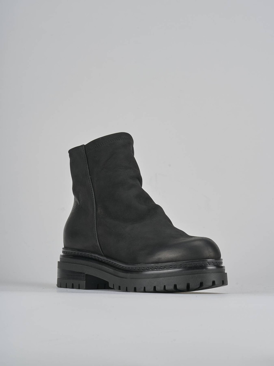 Stivaletti tacco 3cm nabuk nero