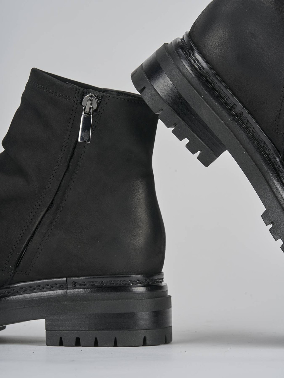 Stivaletti tacco 3cm nabuk nero