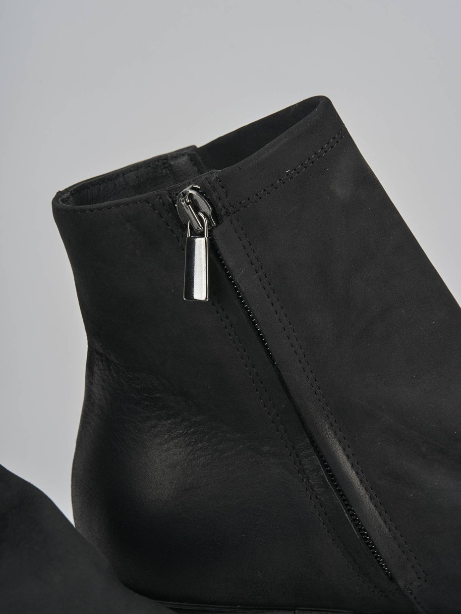Stivaletti tacco 3cm nabuk nero