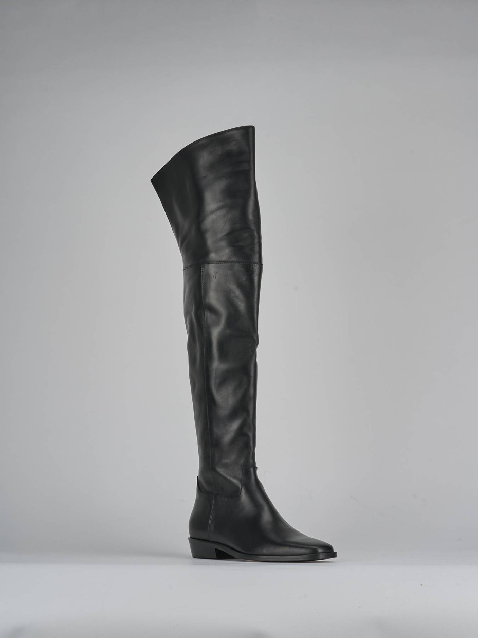 Stivali tacco 2cm pelle nero