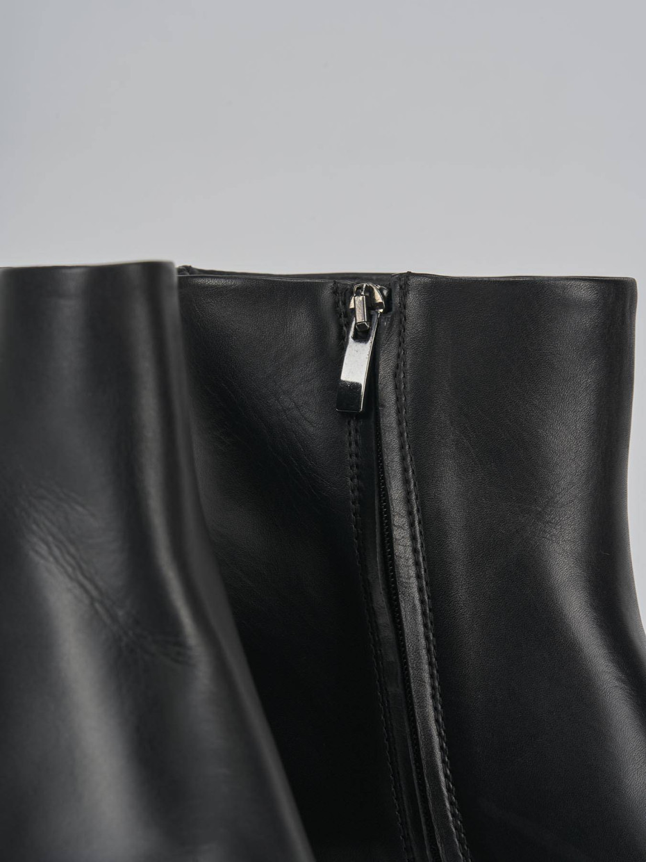 Stivaletti tacco 4cm pelle nero