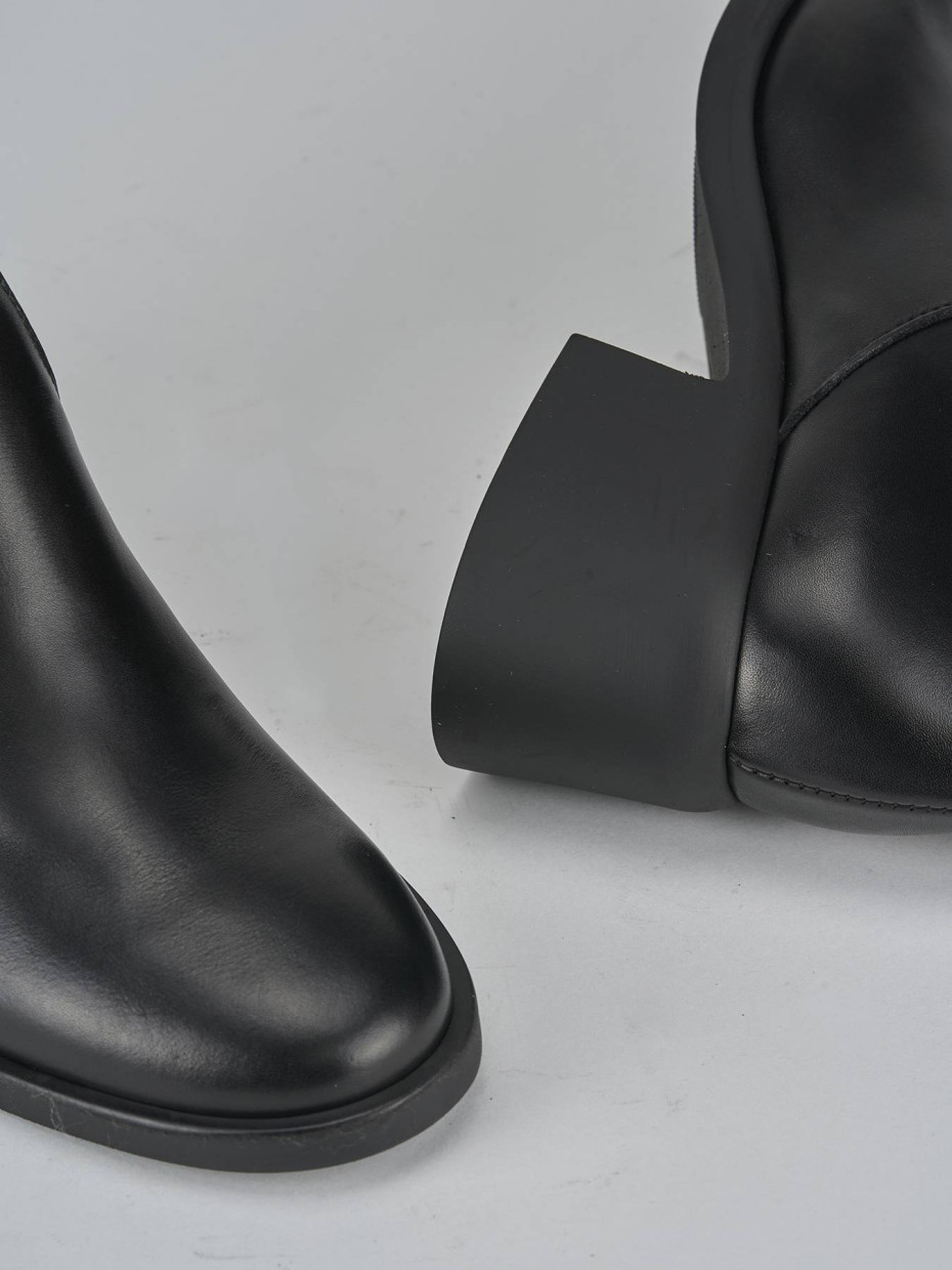 Stivali tacco 5cm pelle nero