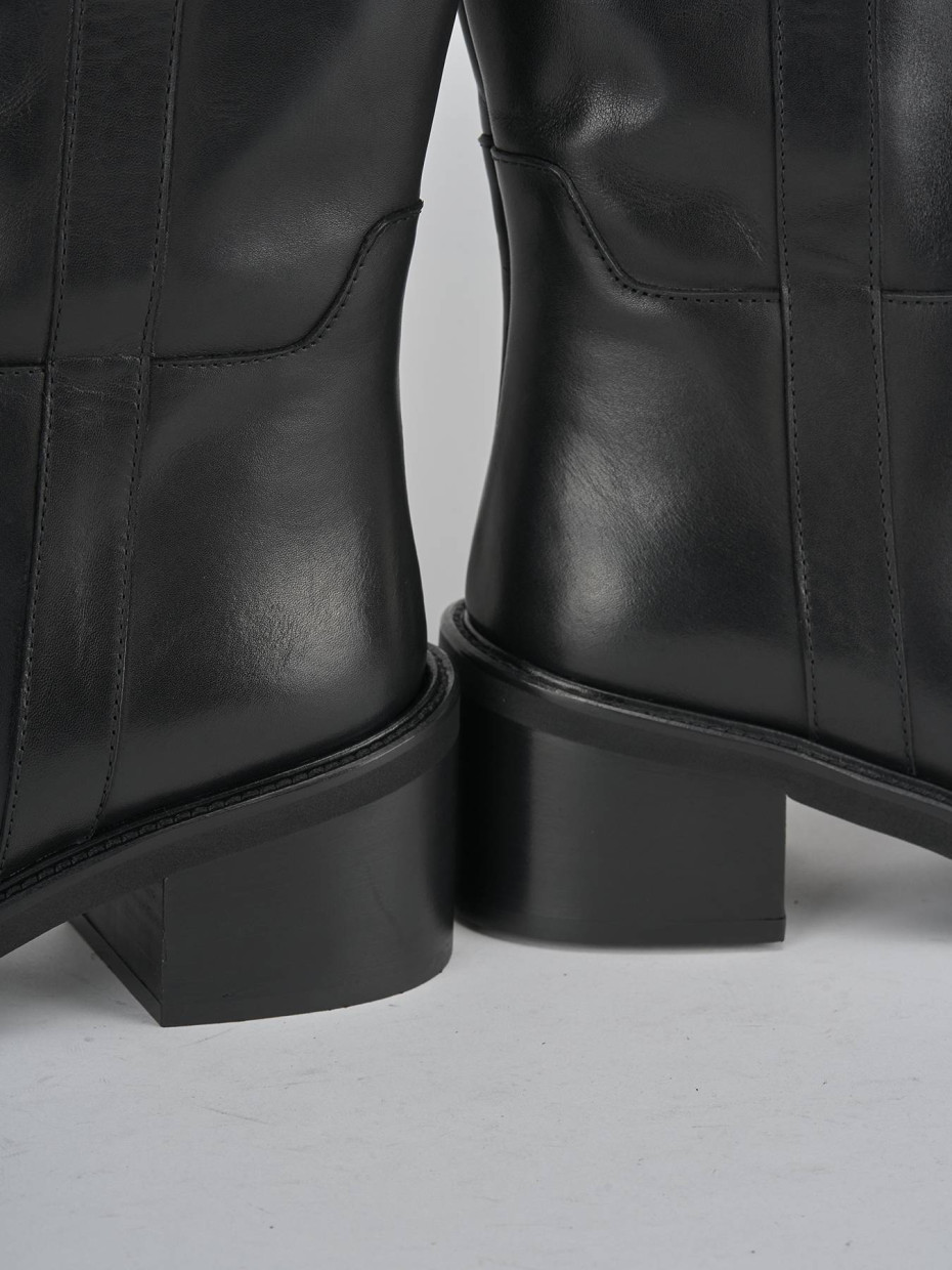Stivali tacco 5cm pelle nero