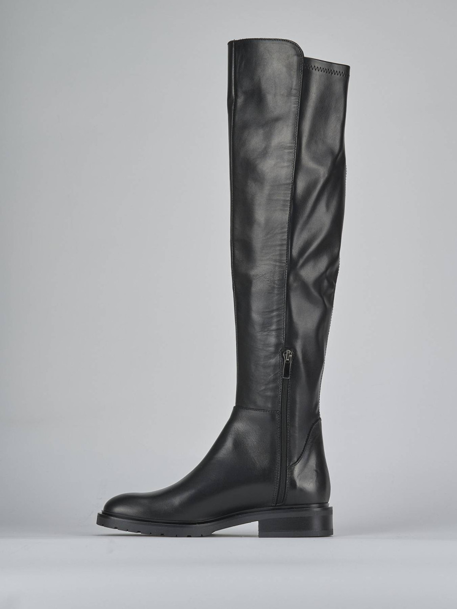 Stivali tacco 2cm pelle nero