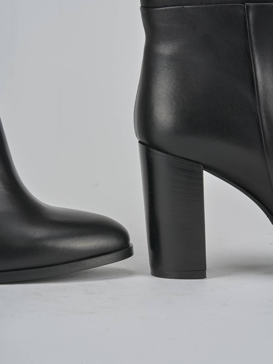 Stivali tacco 8cm pelle nero