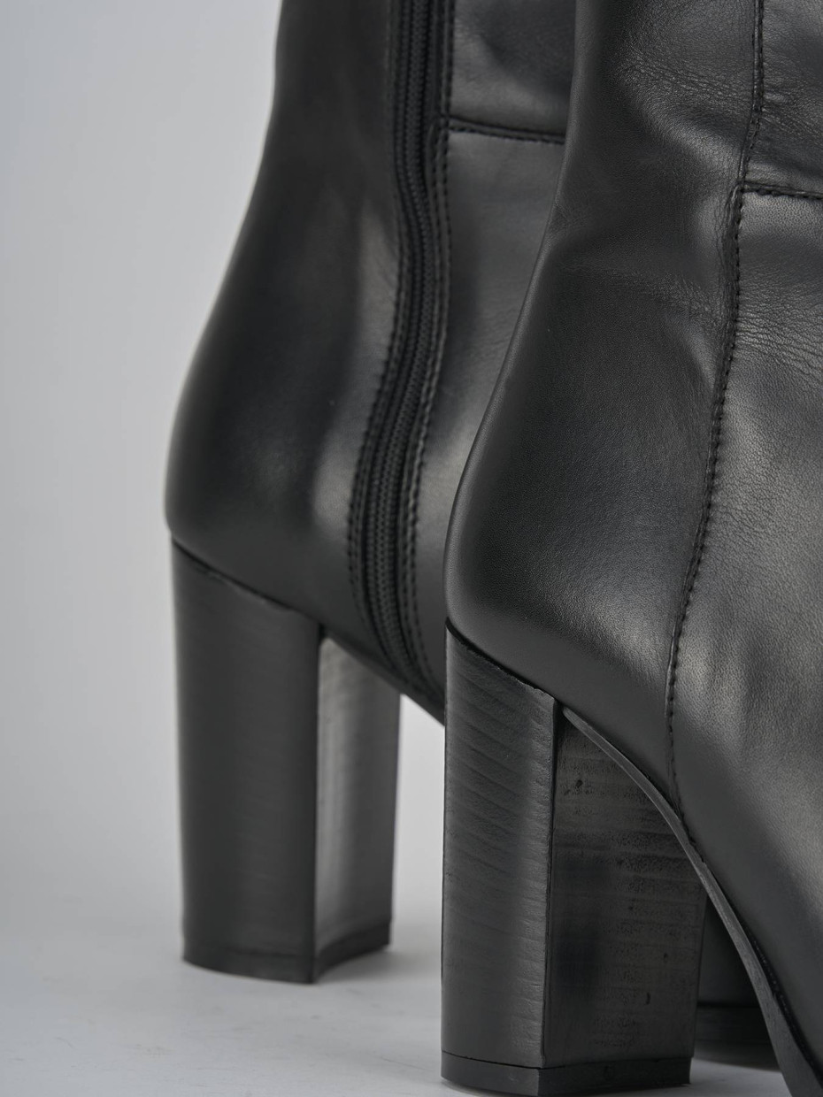 Stivali tacco 8cm pelle nero