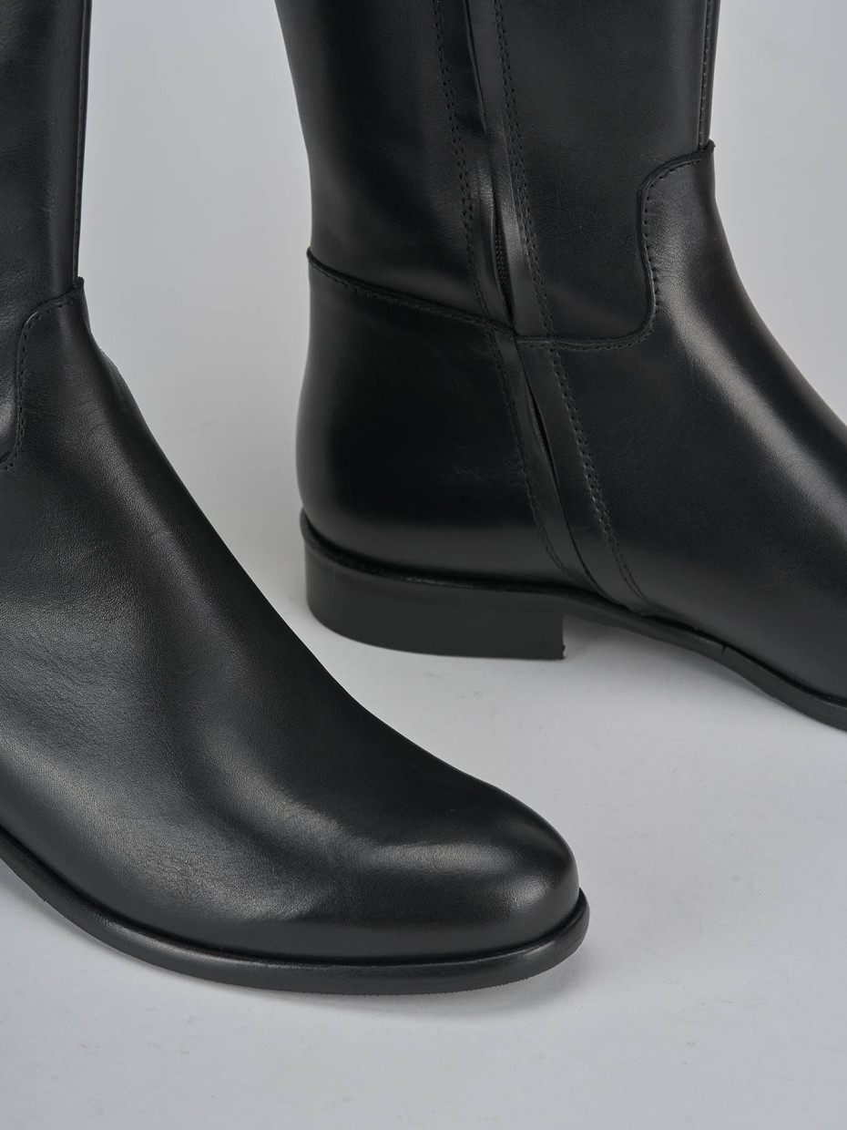 Stivali tacco 2cm pelle nero