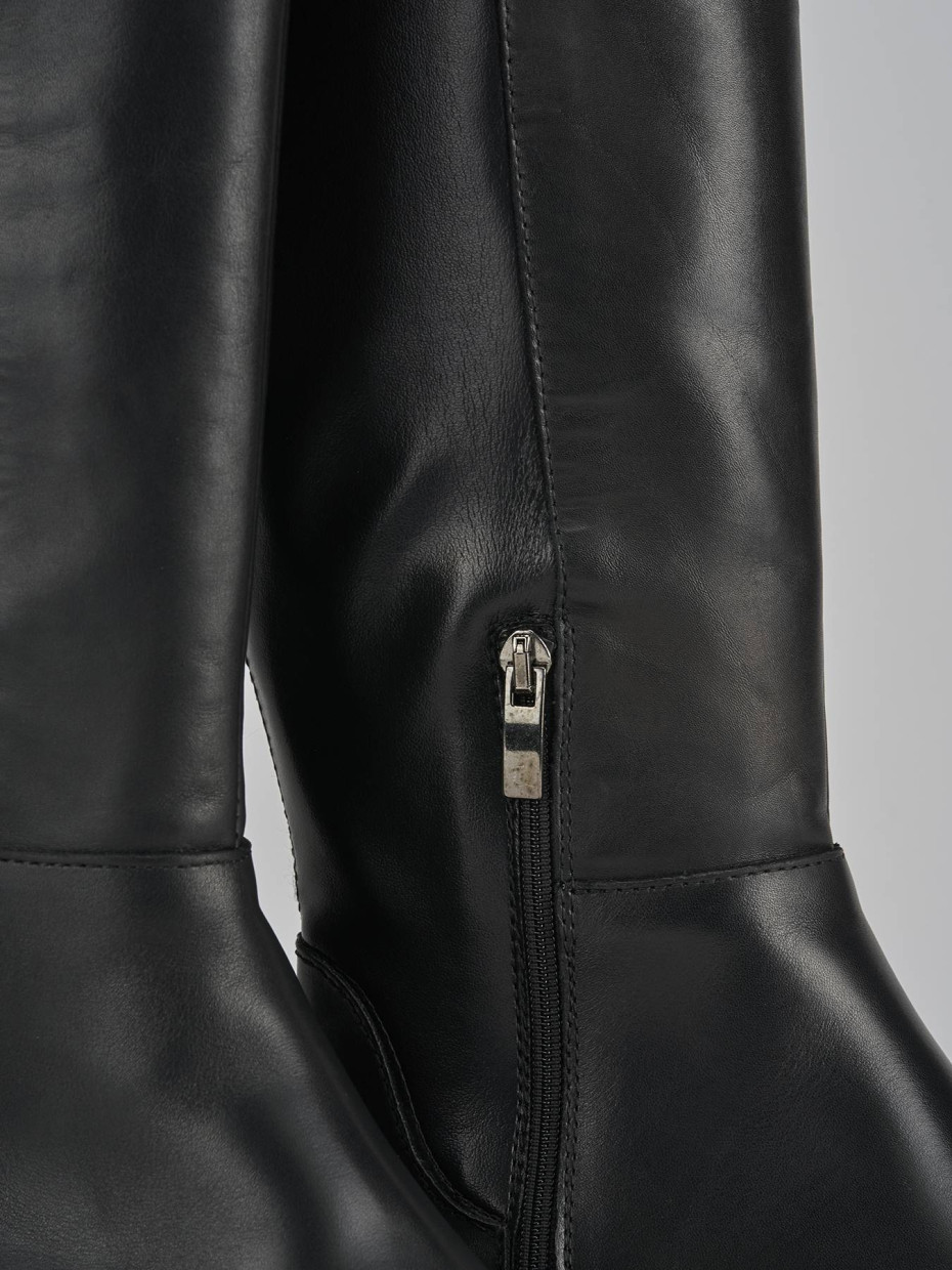 Stivali tacco 2cm pelle nero