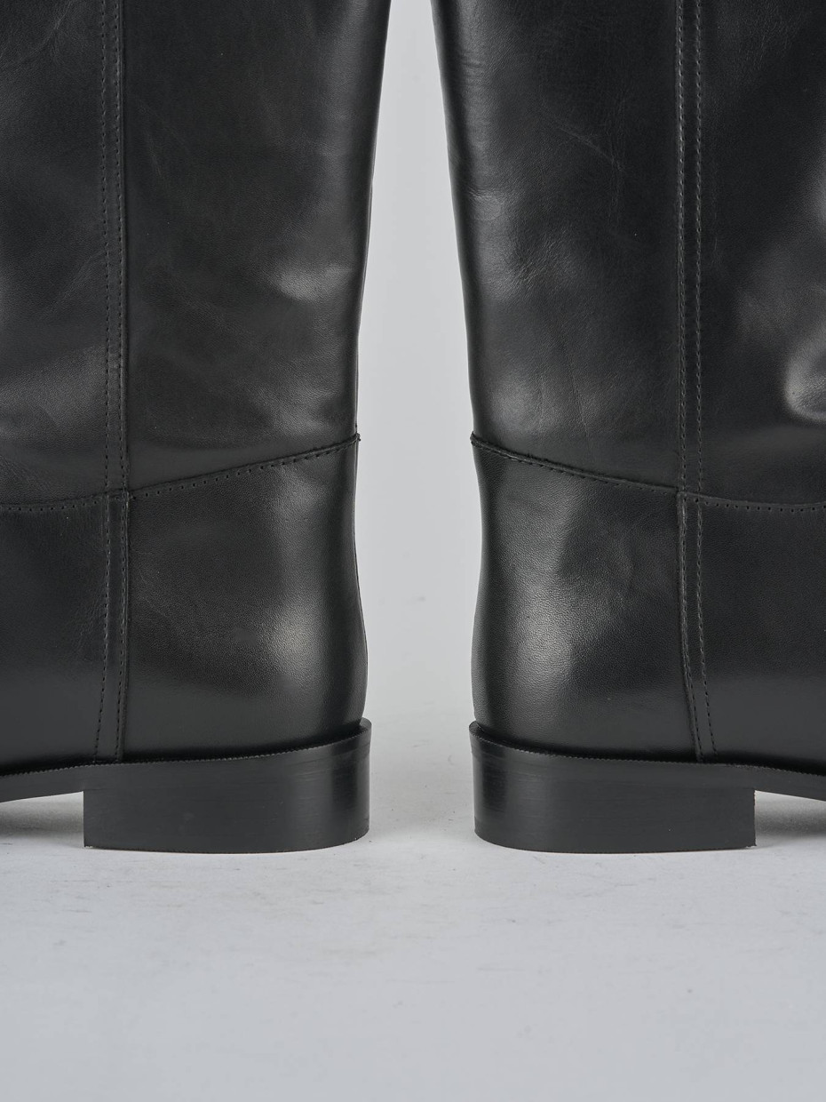 Stivali tacco 2cm pelle nero