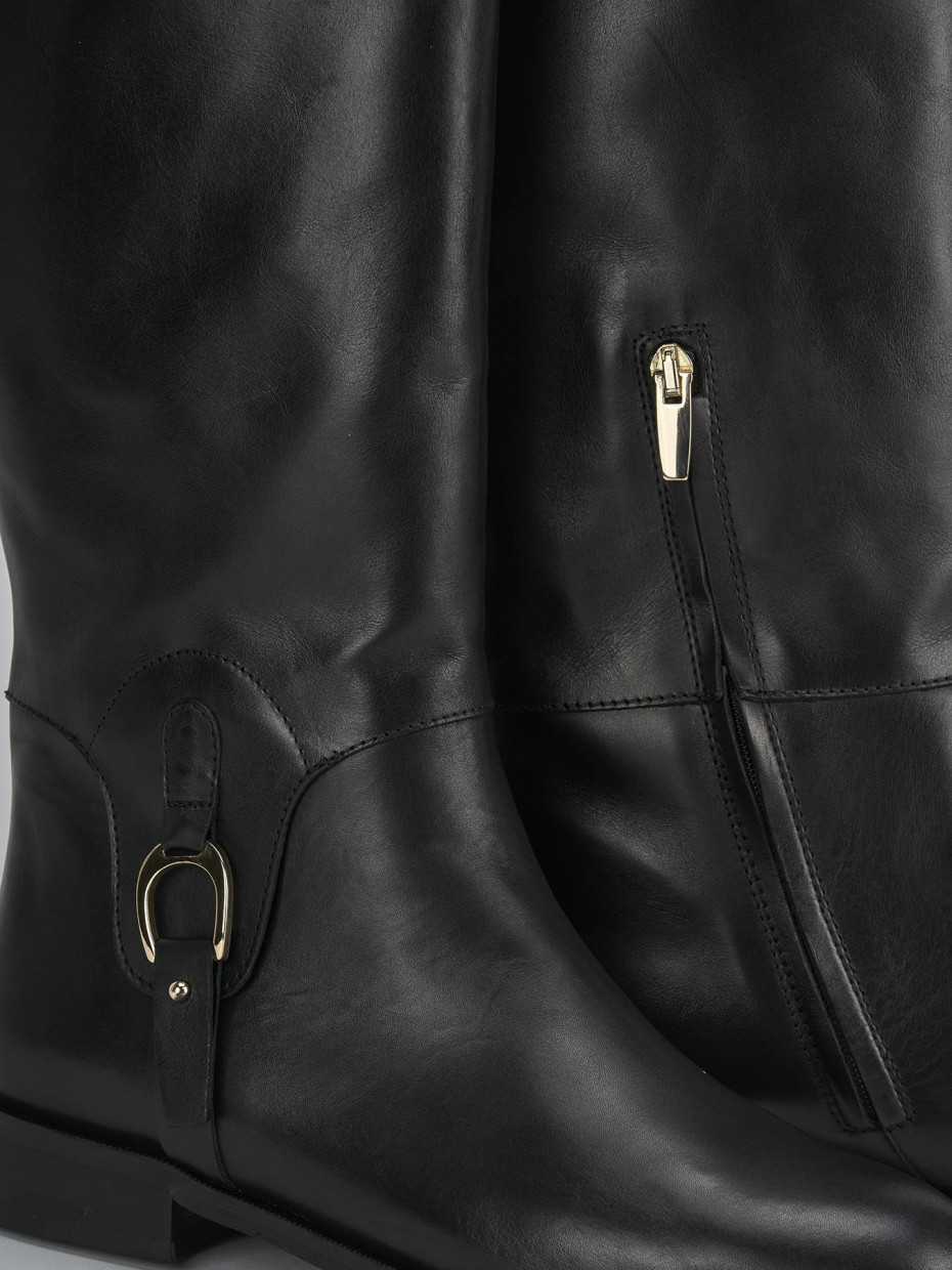 Stivali tacco 2cm pelle nero