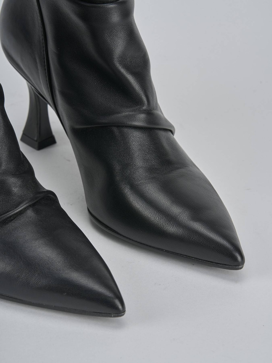 Stivaletto tacco 7 cm nero pelle