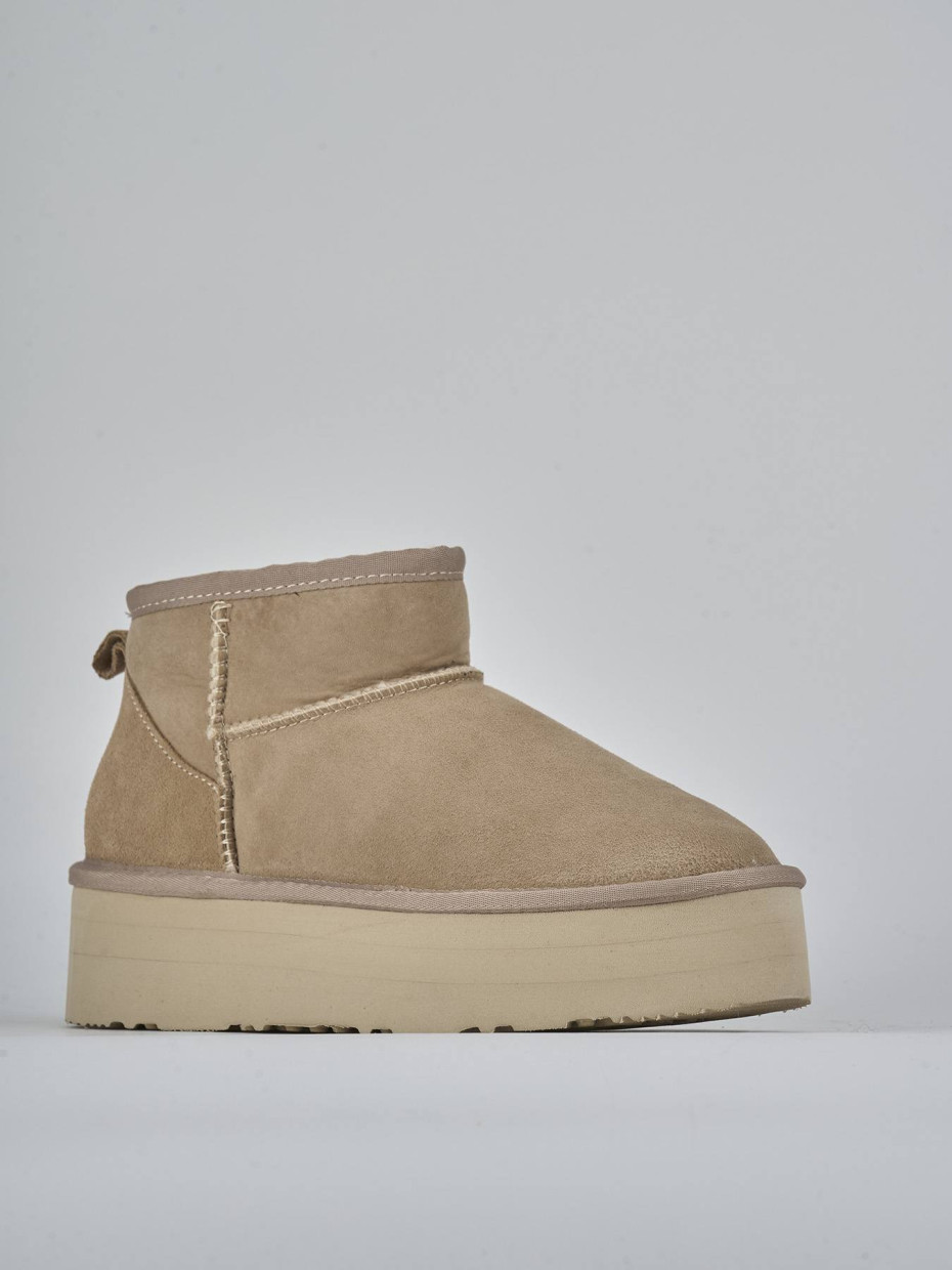 Stivaletti camoscio beige