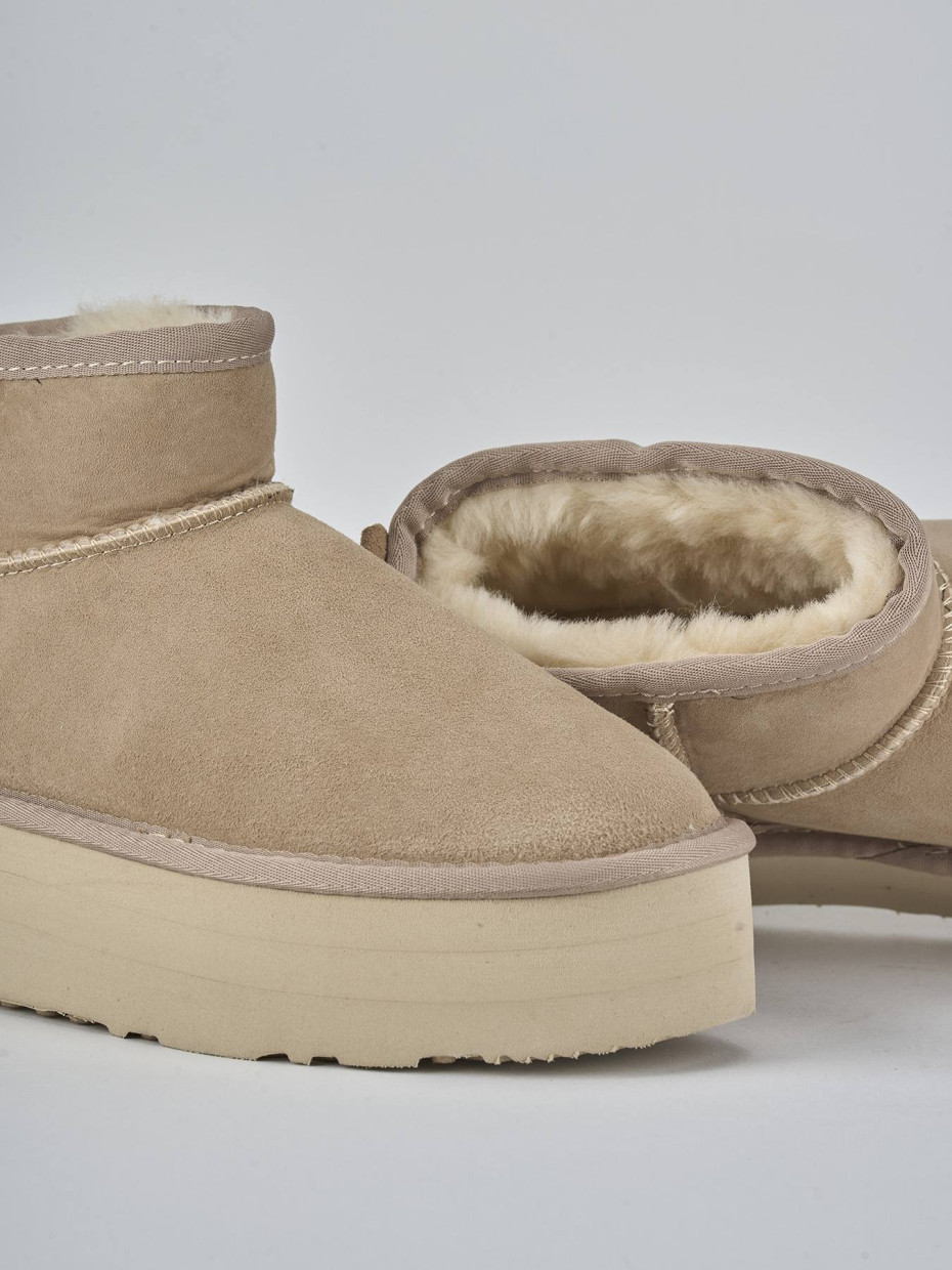 Stivaletti camoscio beige