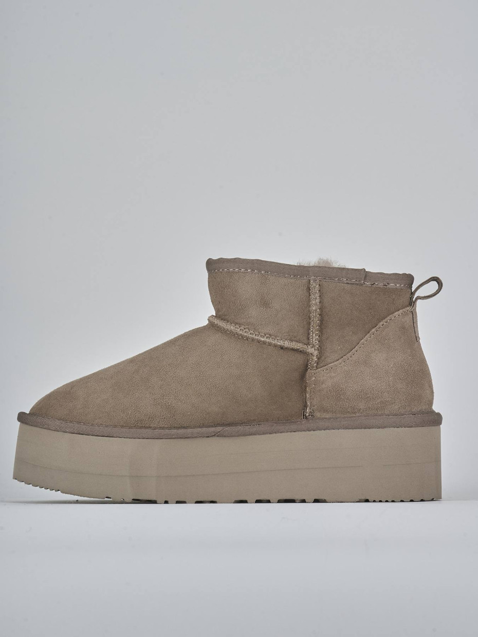 Stivaletti camoscio beige