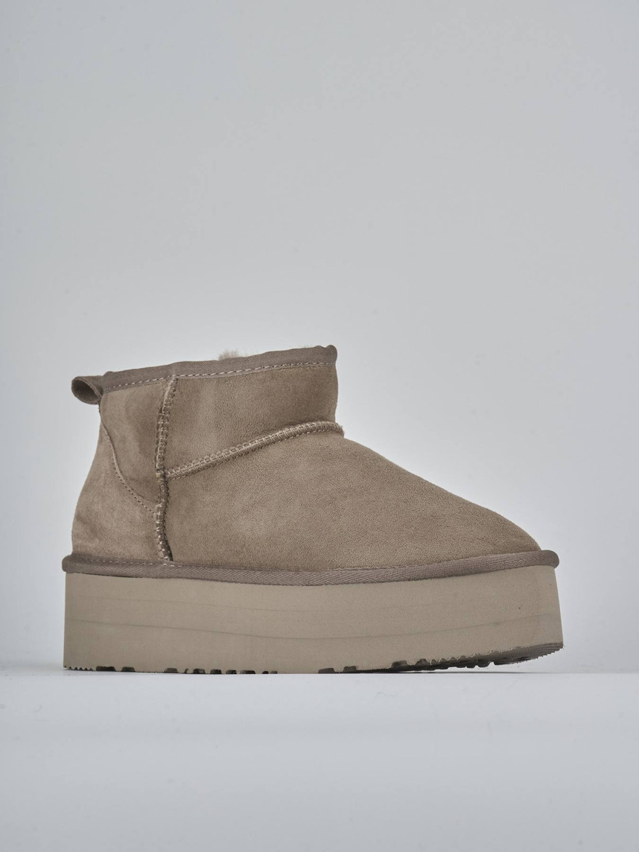 Stivaletti camoscio beige