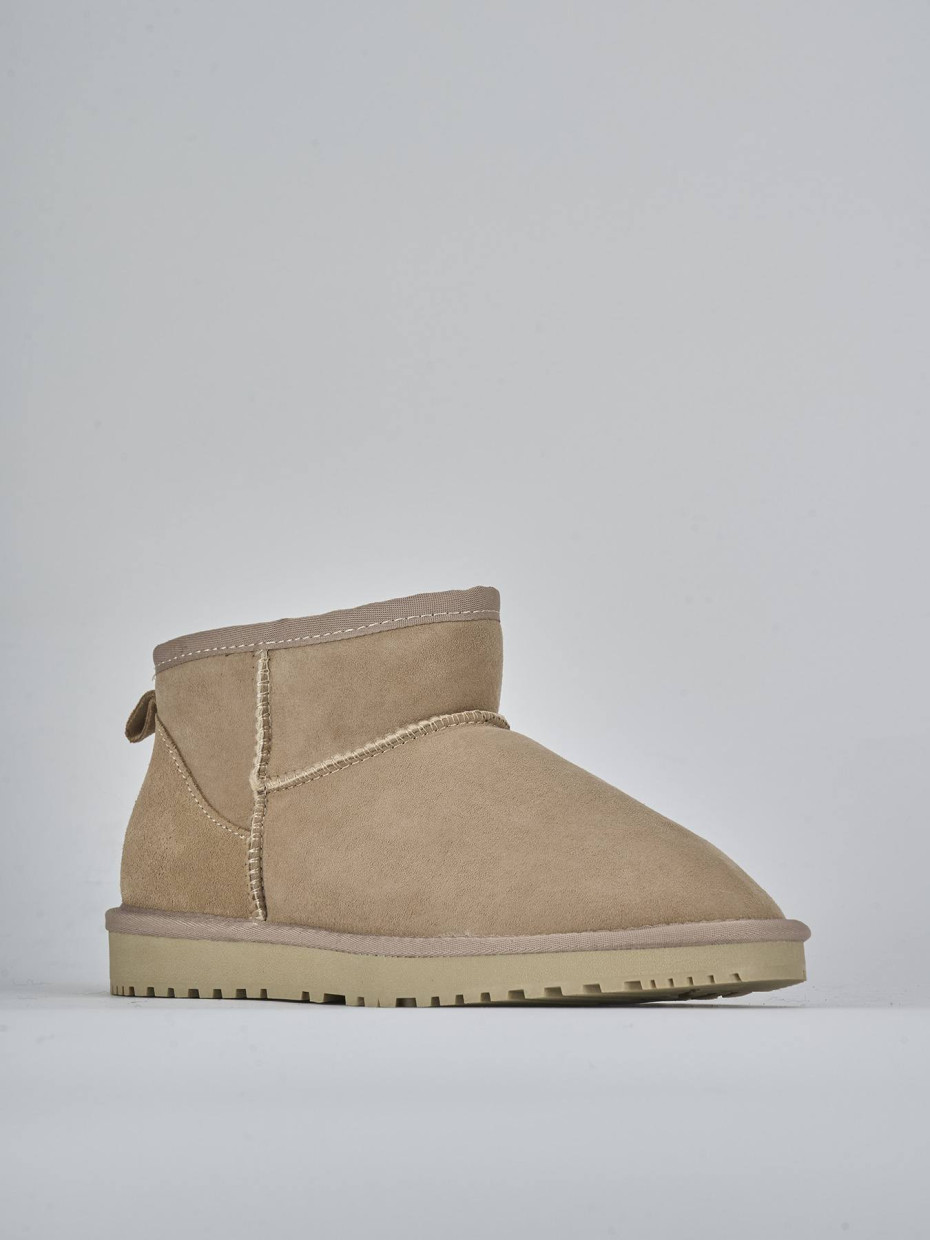 Stivaletti camoscio beige