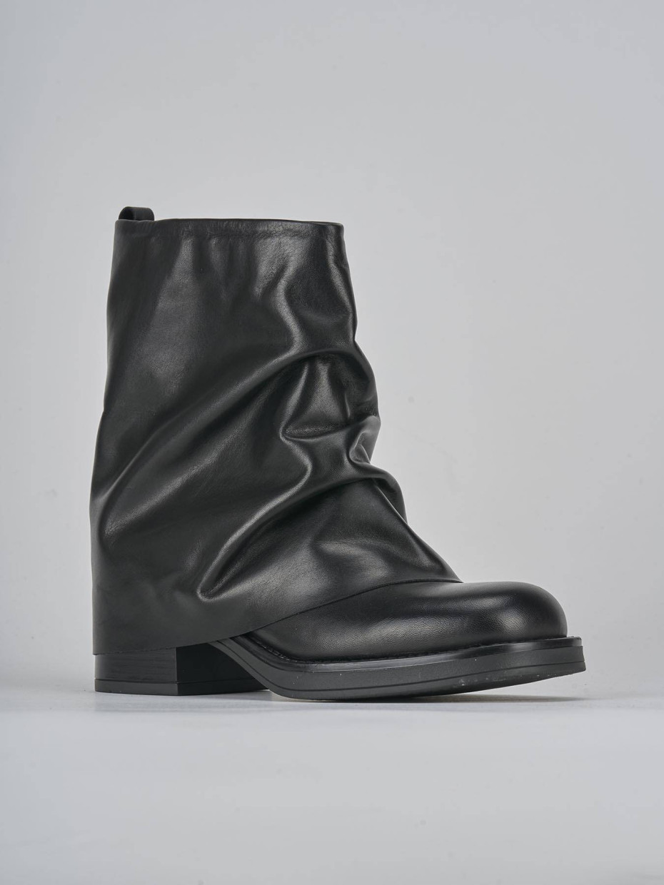 Stivaletti tacco 3cm pelle nero
