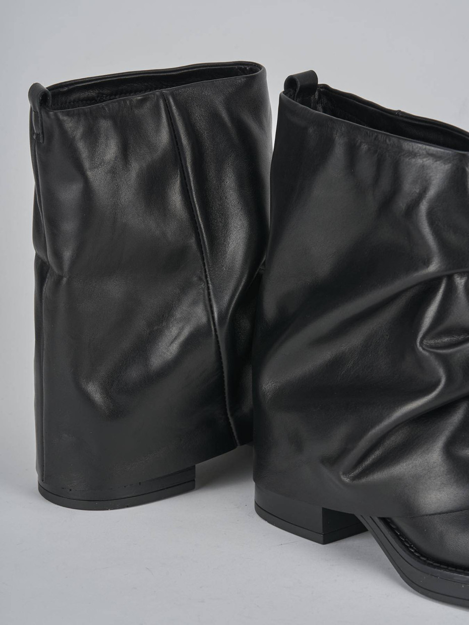 Stivaletti tacco 3cm pelle nero