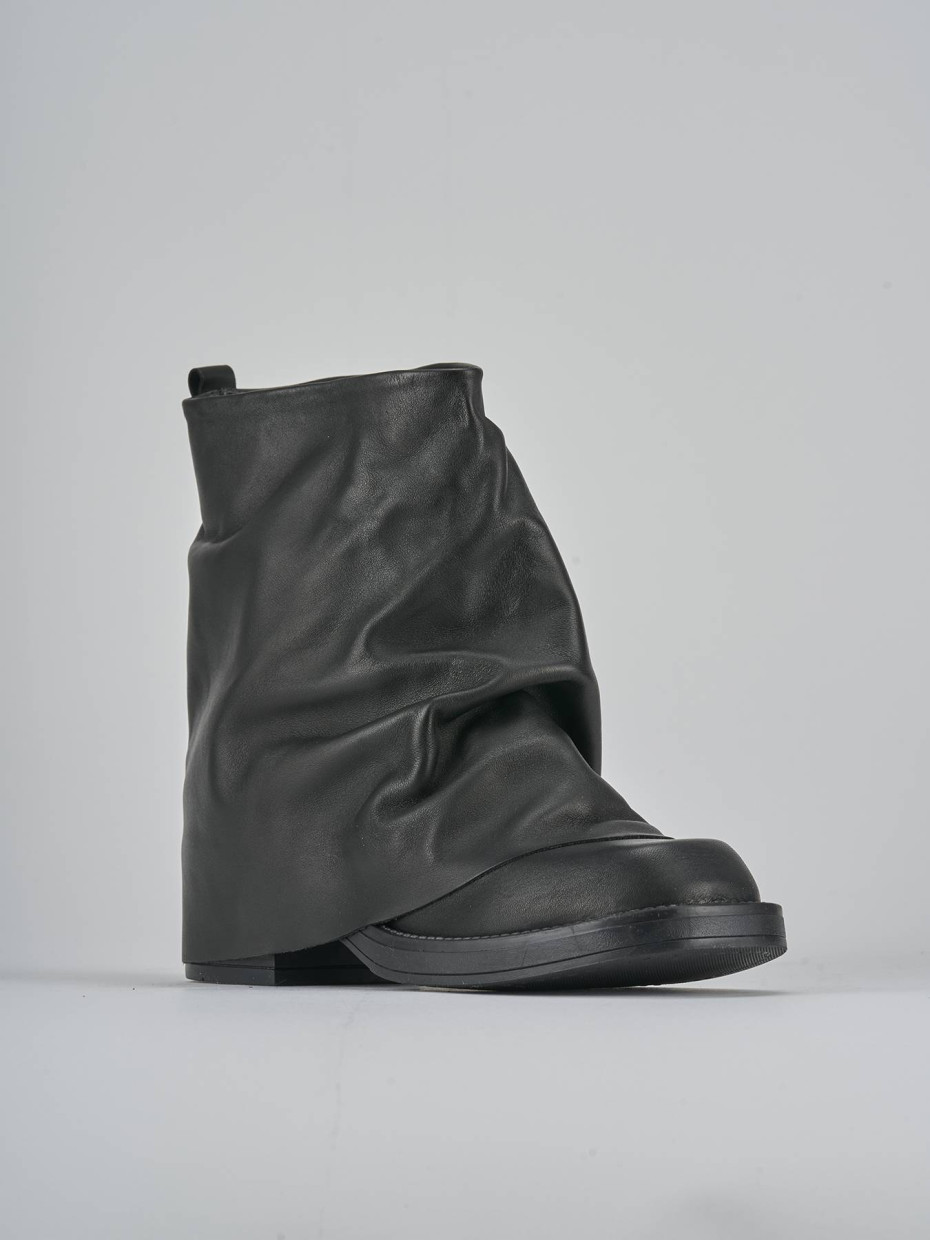 Stivaletti tacco 3cm pelle nero