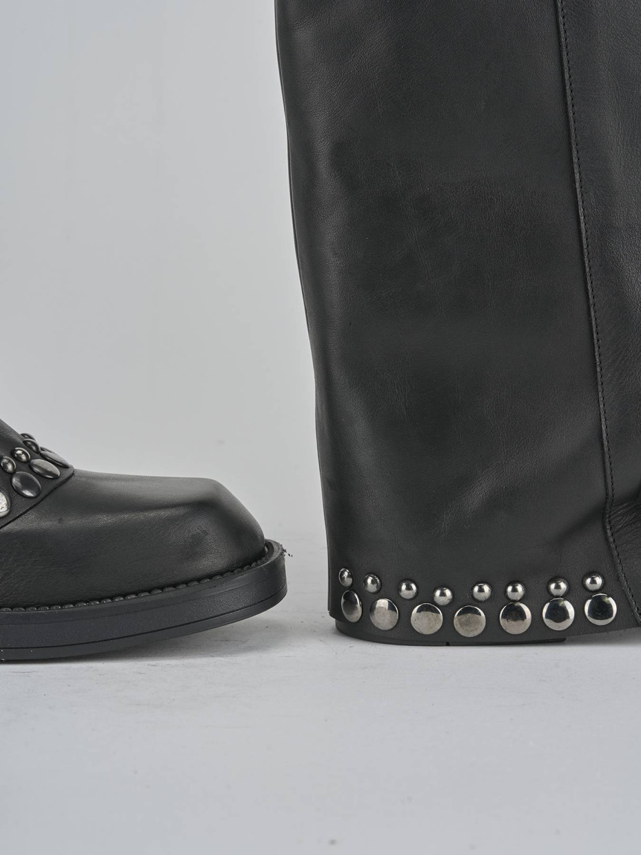 Stivali tacco 3cm pelle nero