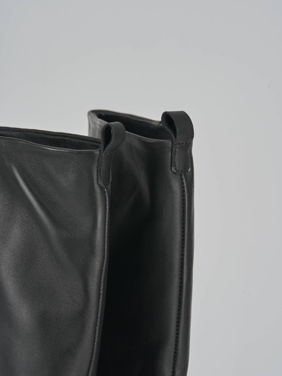 Stivali tacco 3cm pelle nero
