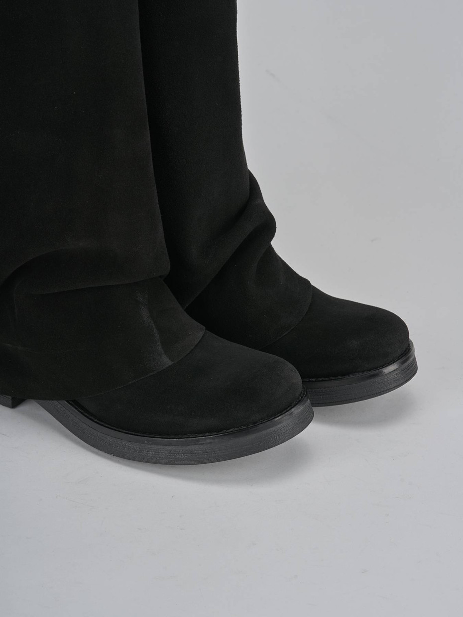 Stivali tacco 3cm camoscio nero