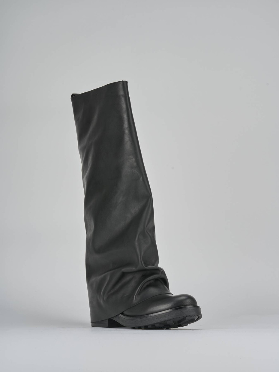 Stivali tacco 3cm pelle nero