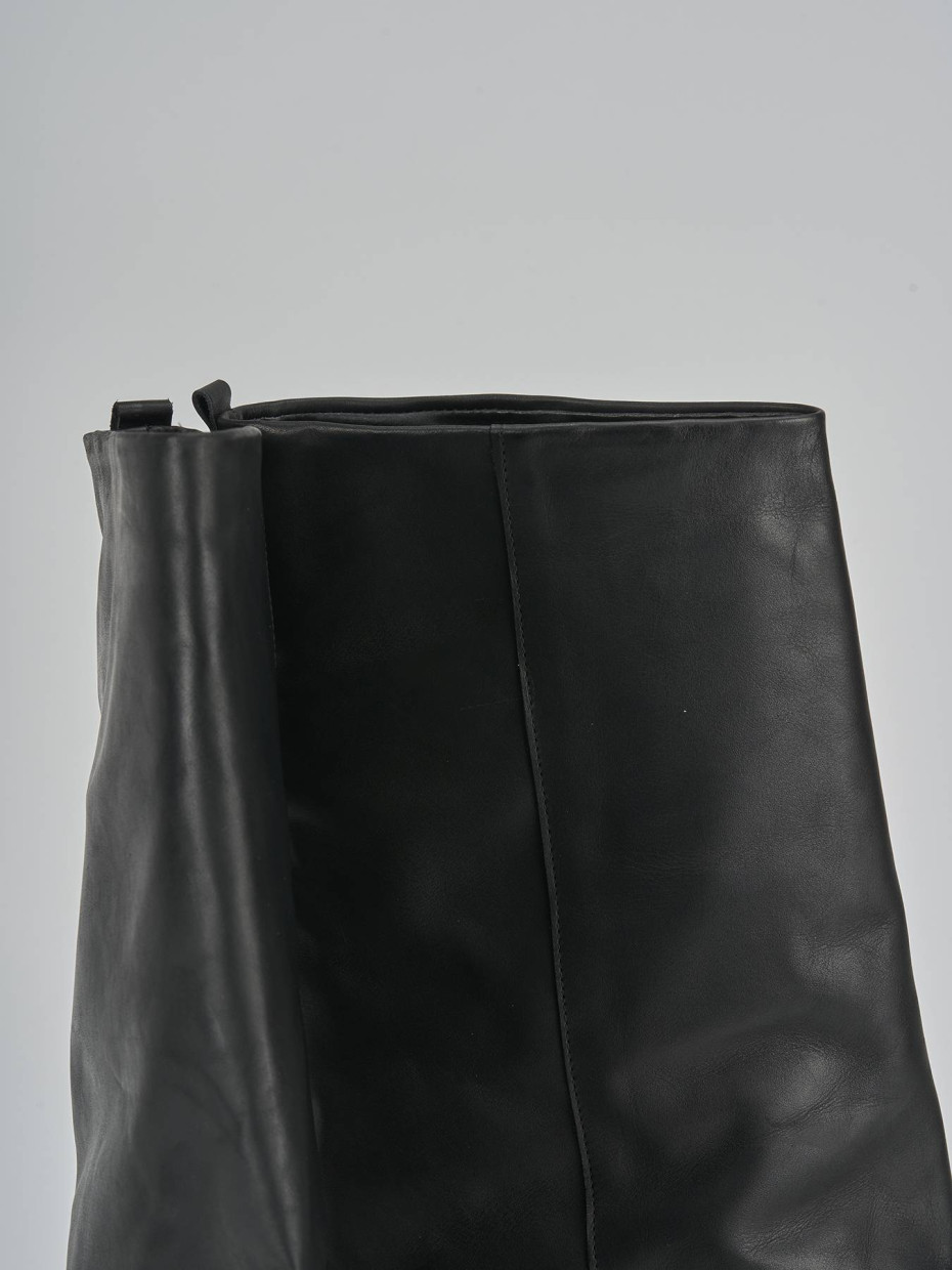 Stivali tacco 3cm pelle nero