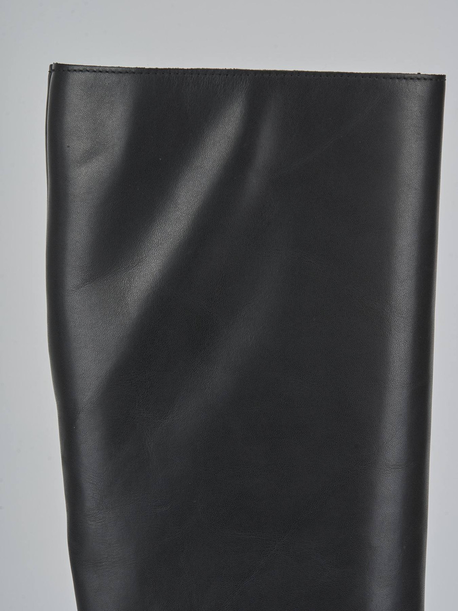 Stivali tacco 2cm pelle nero