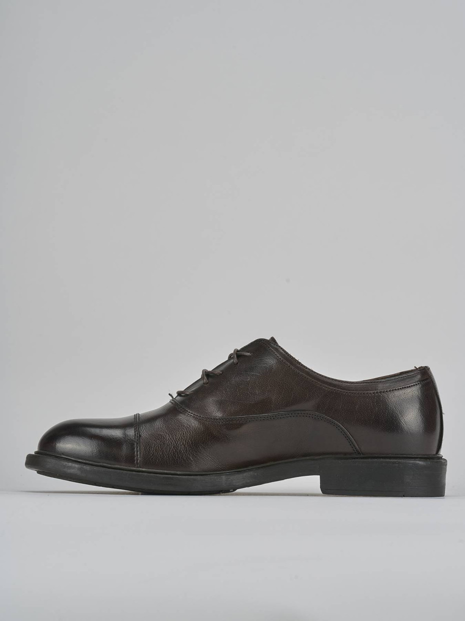 Stringate pelle testa