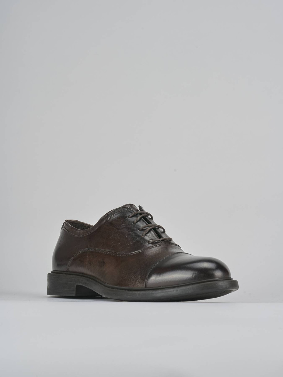 Stringate pelle testa