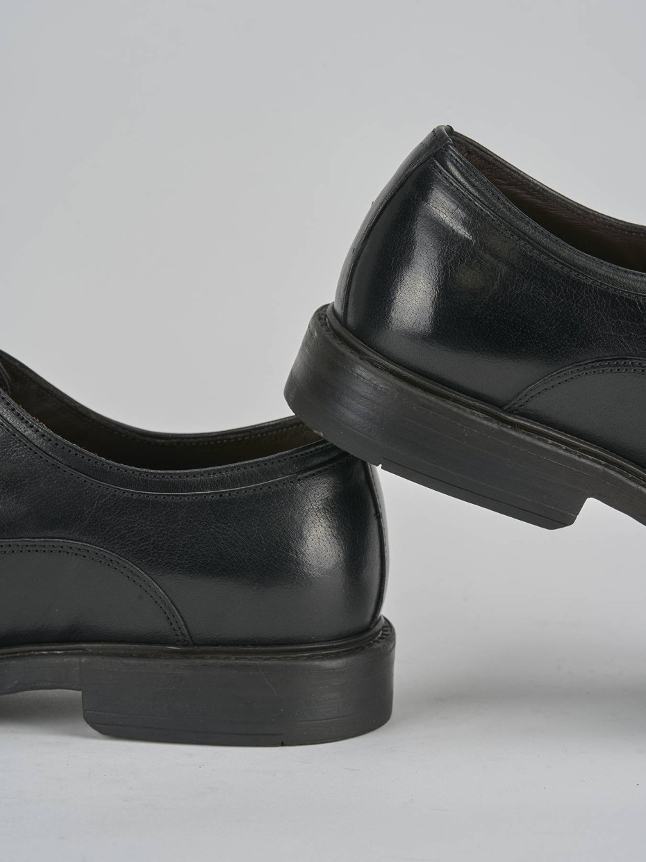 Stringate pelle nero