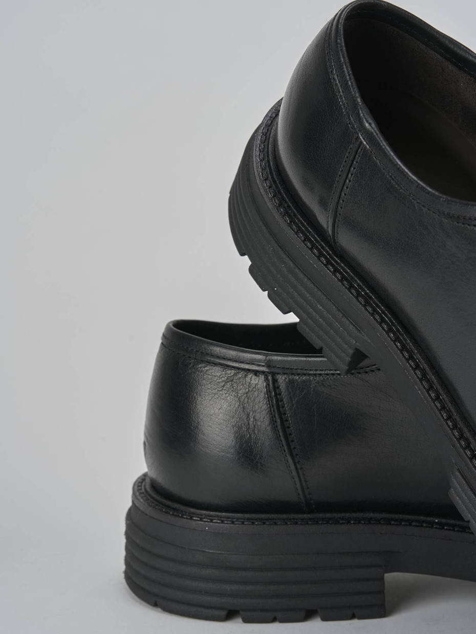 Stringate pelle nero