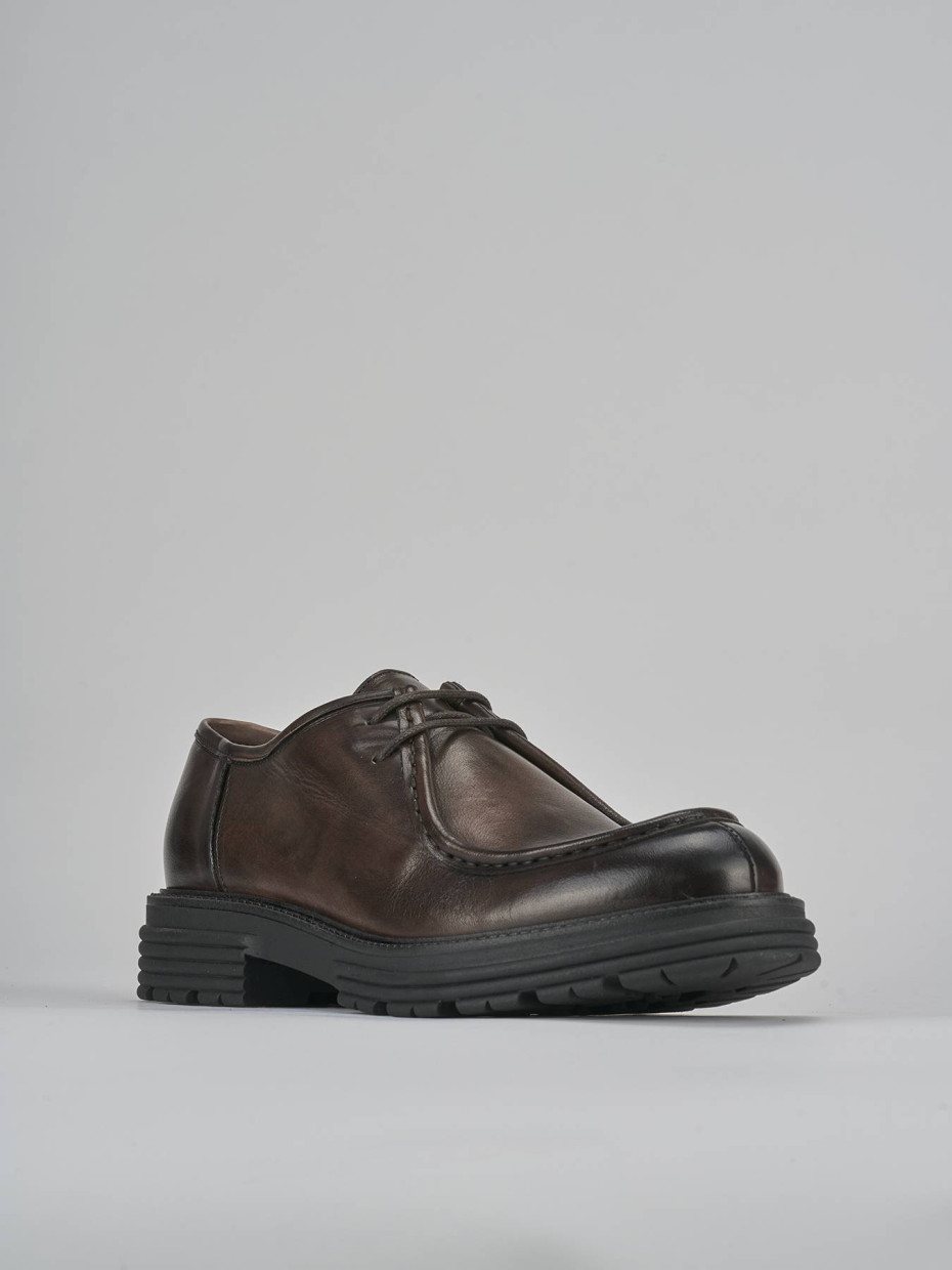 Stringate pelle testa