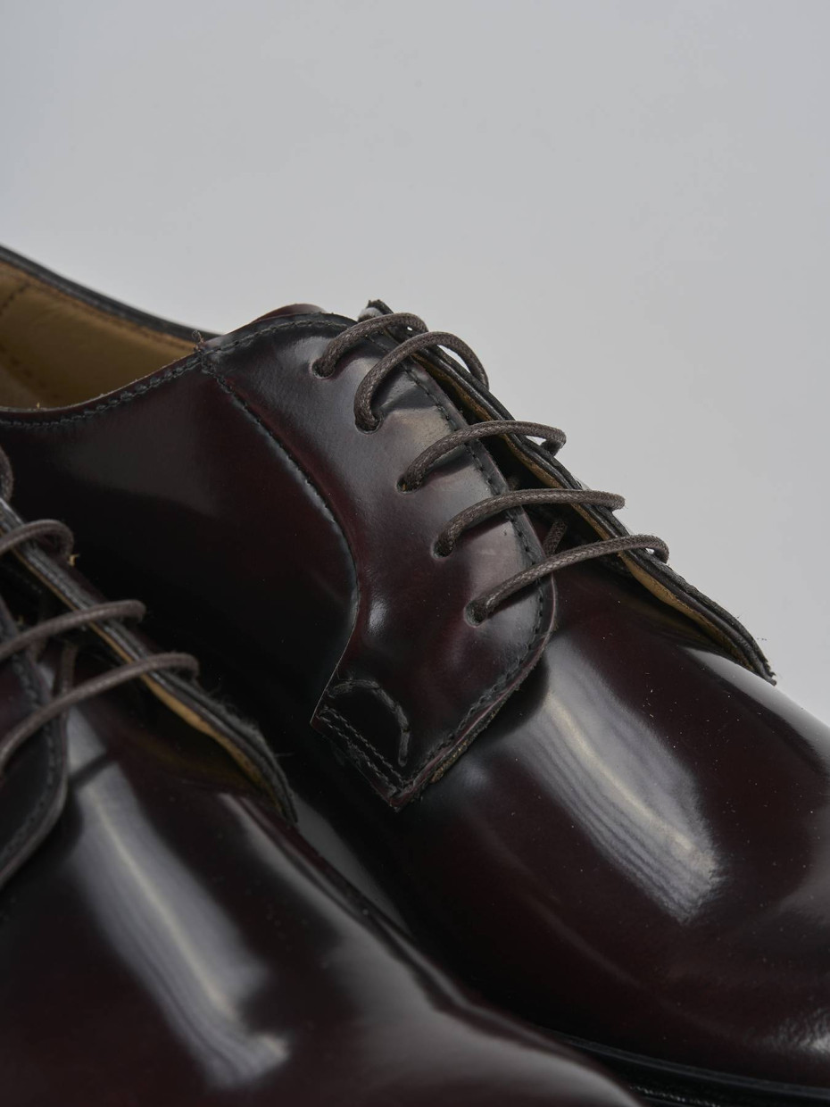 Stringate pelle bordo'
