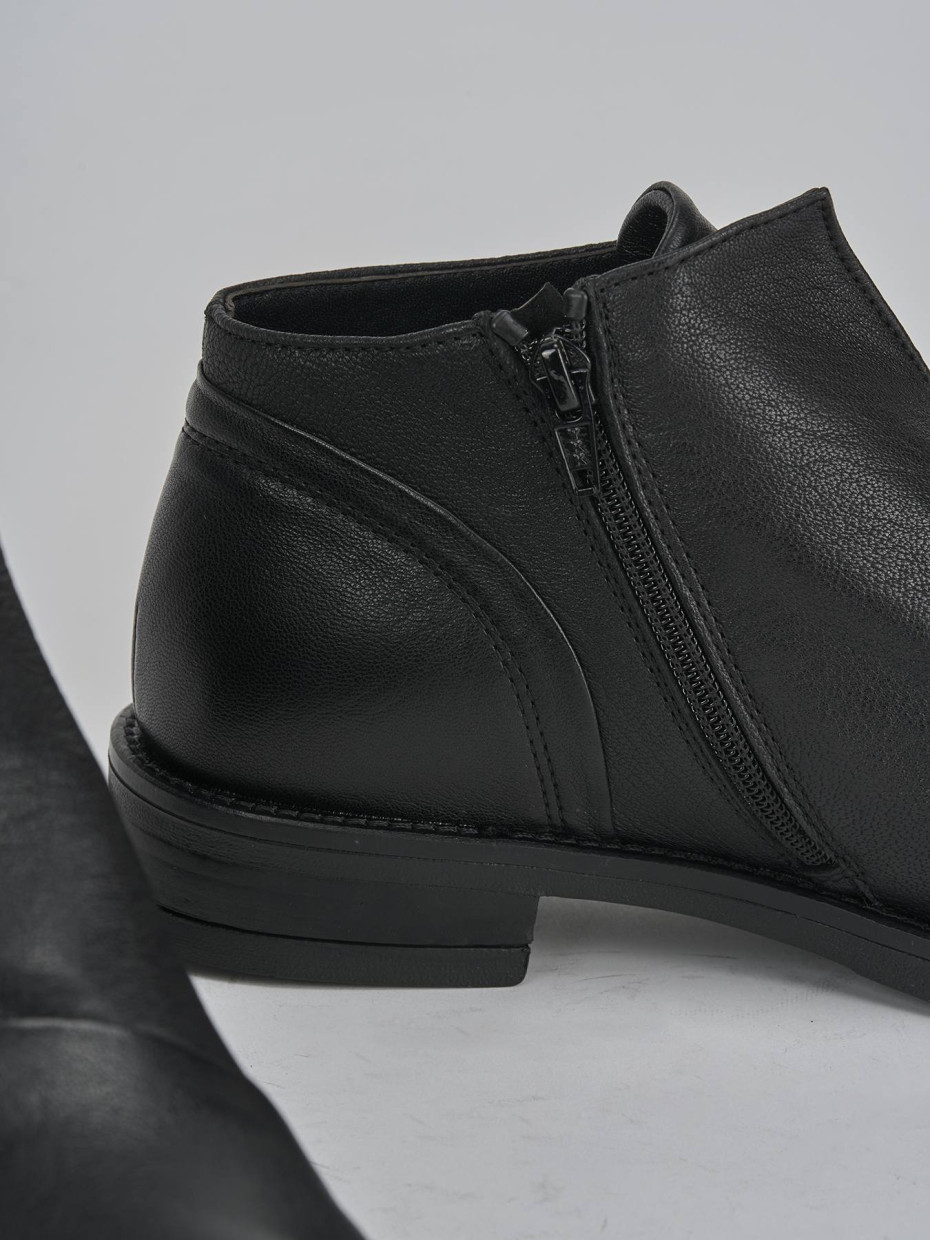 Stivaletti tacco 1cm pelle nero