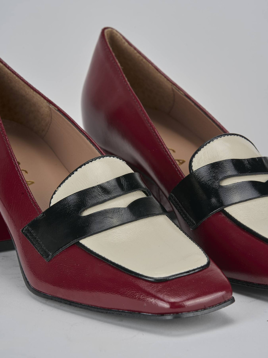 Mocassini tacco 6cm vernice bordo'