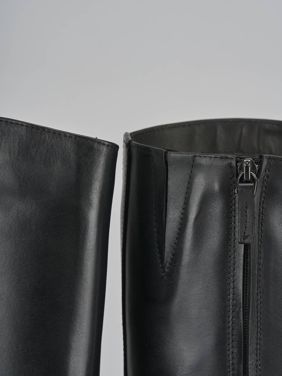 Stivali tacco 3cm pelle nero
