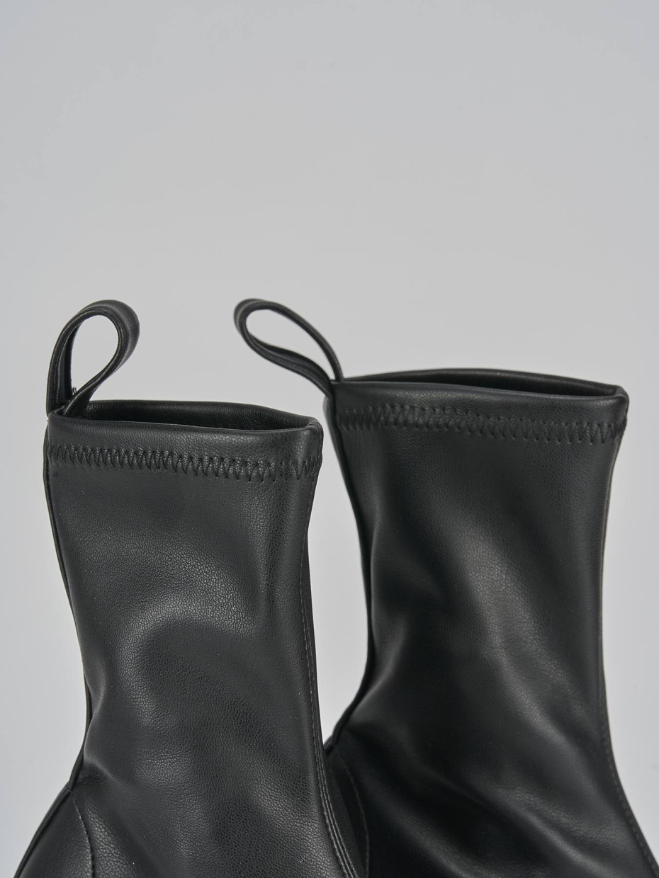 Stivaletti tacco 8cm pelle nero