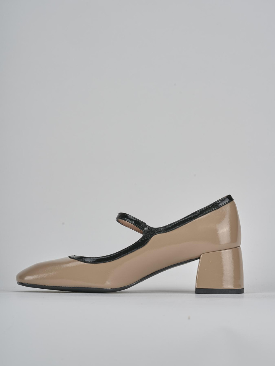 Décolleté e slingback tacco 5cm vernice beige