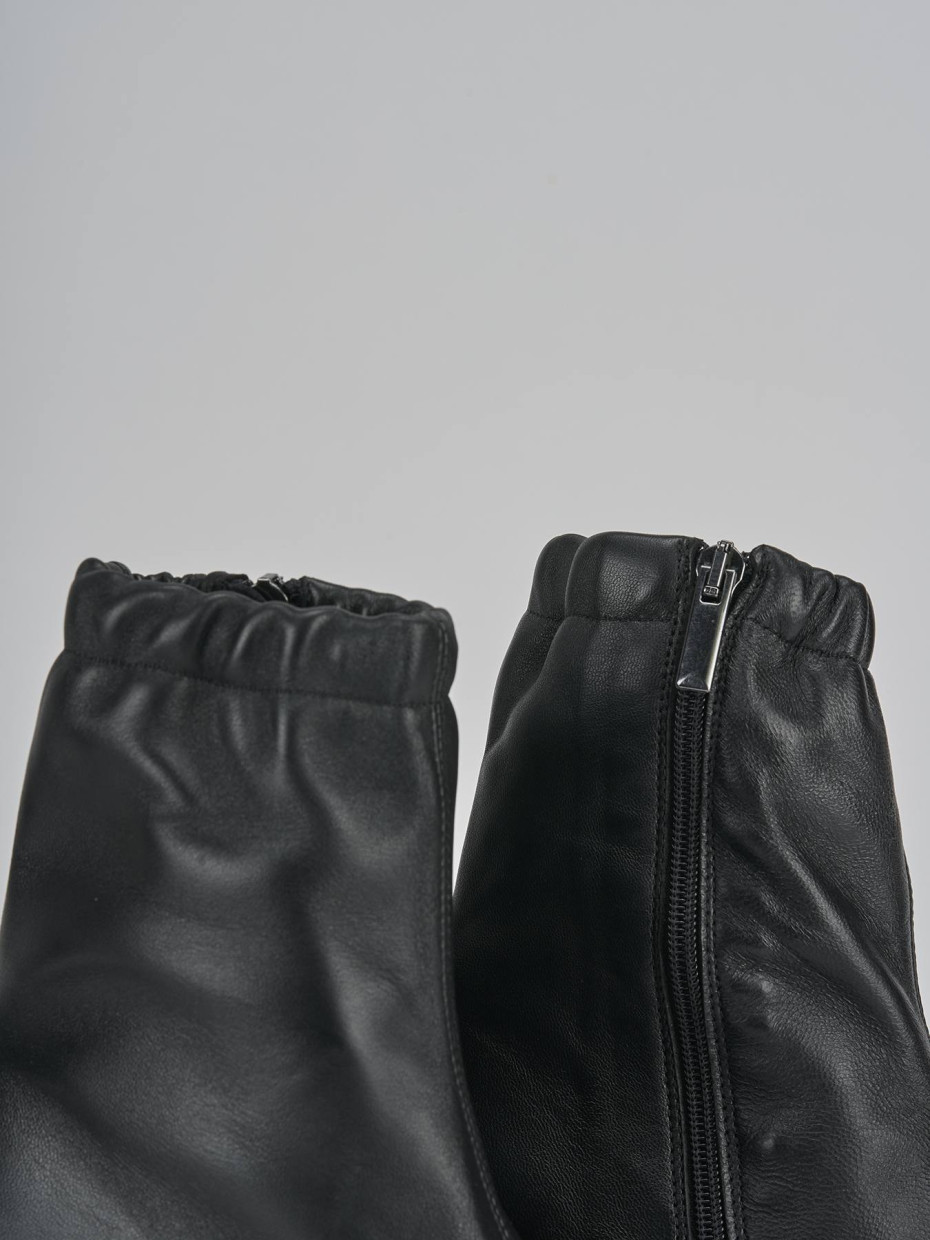 Stivaletti tacco 8cm pelle nero
