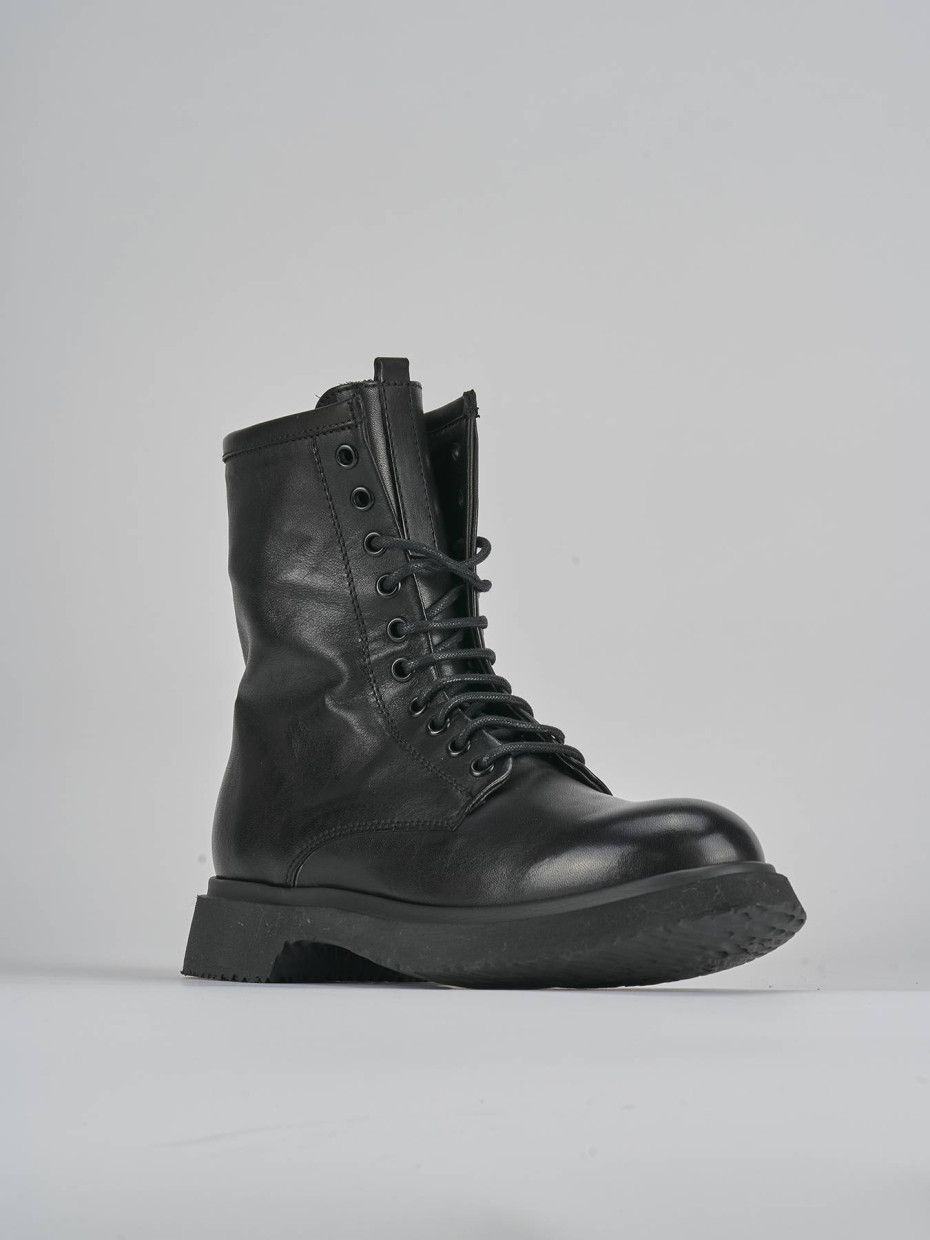 Anfibi tacco 2cm pelle nero