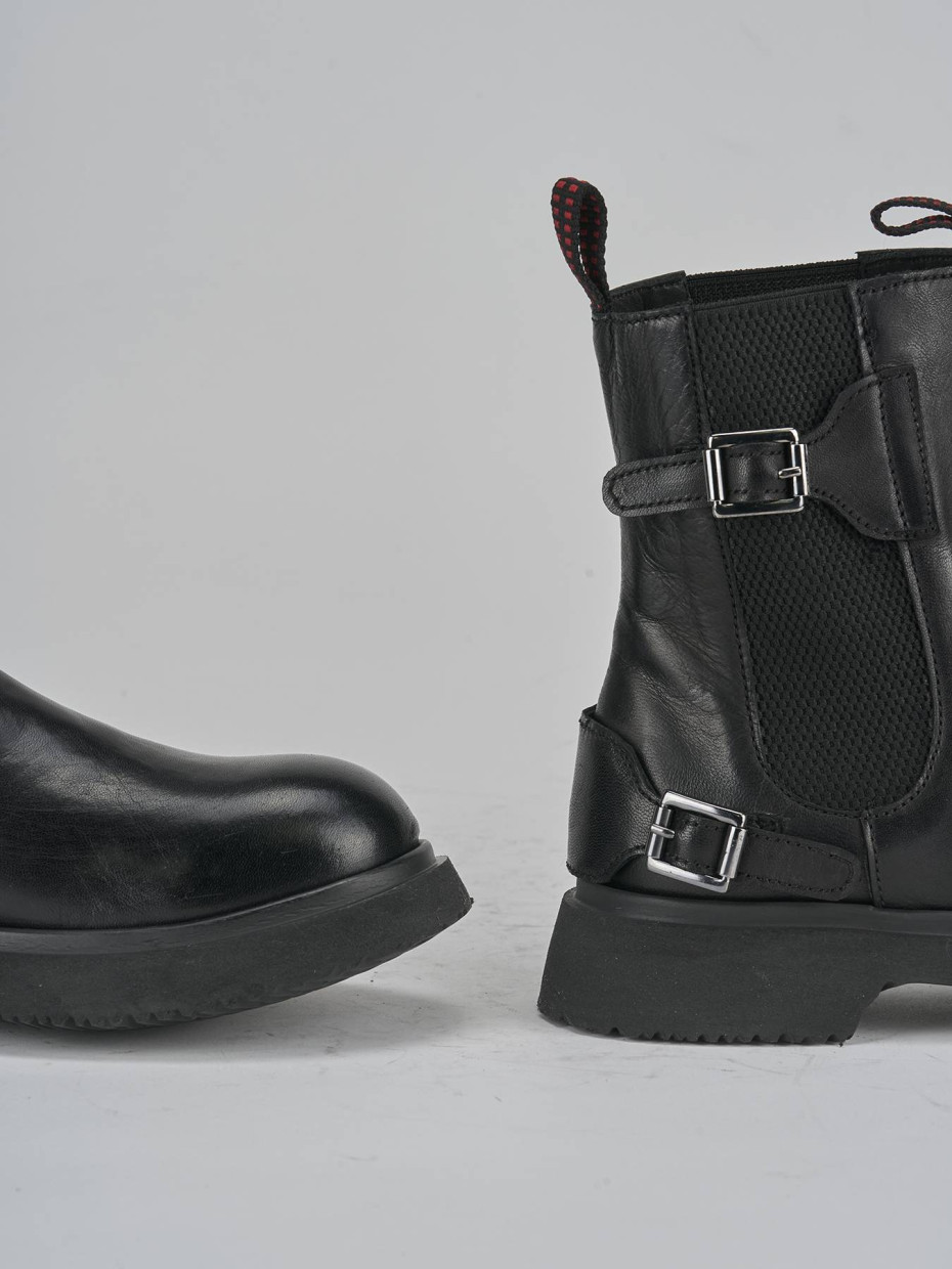 Stivaletti tacco 2cm pelle nero